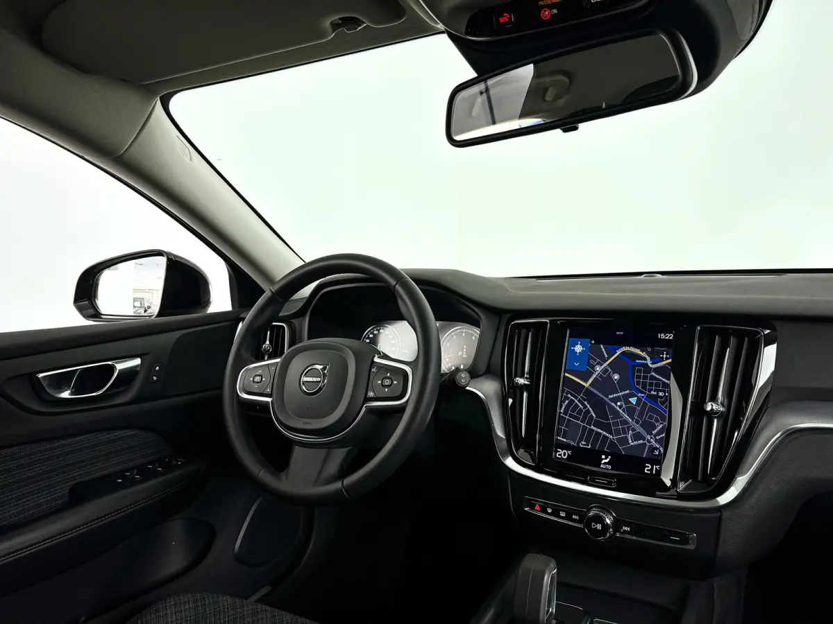 B3 Essential | Parkeercamera | Cruise control | Navigatie | Trekhaak