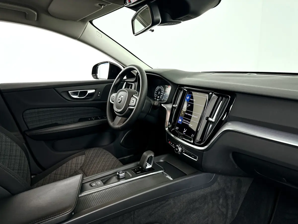 B3 Essential | Parkeercamera | Cruise control | Navigatie | Trekhaak