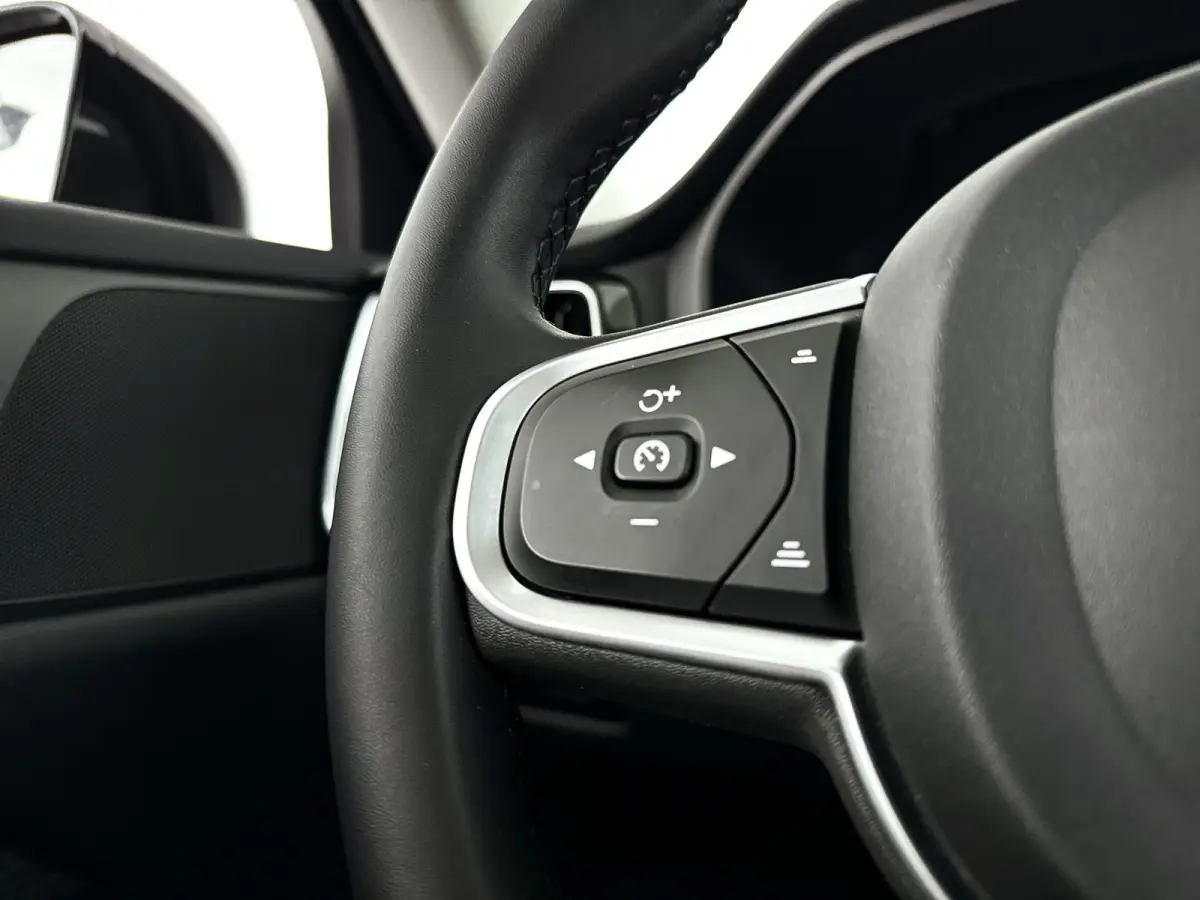 B3 Essential | Parkeercamera | Cruise control | Navigatie | Trekhaak