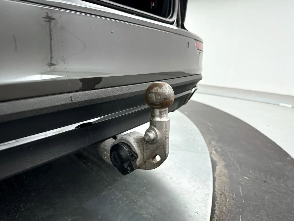 B3 Essential | Parkeercamera | Cruise control | Navigatie | Trekhaak