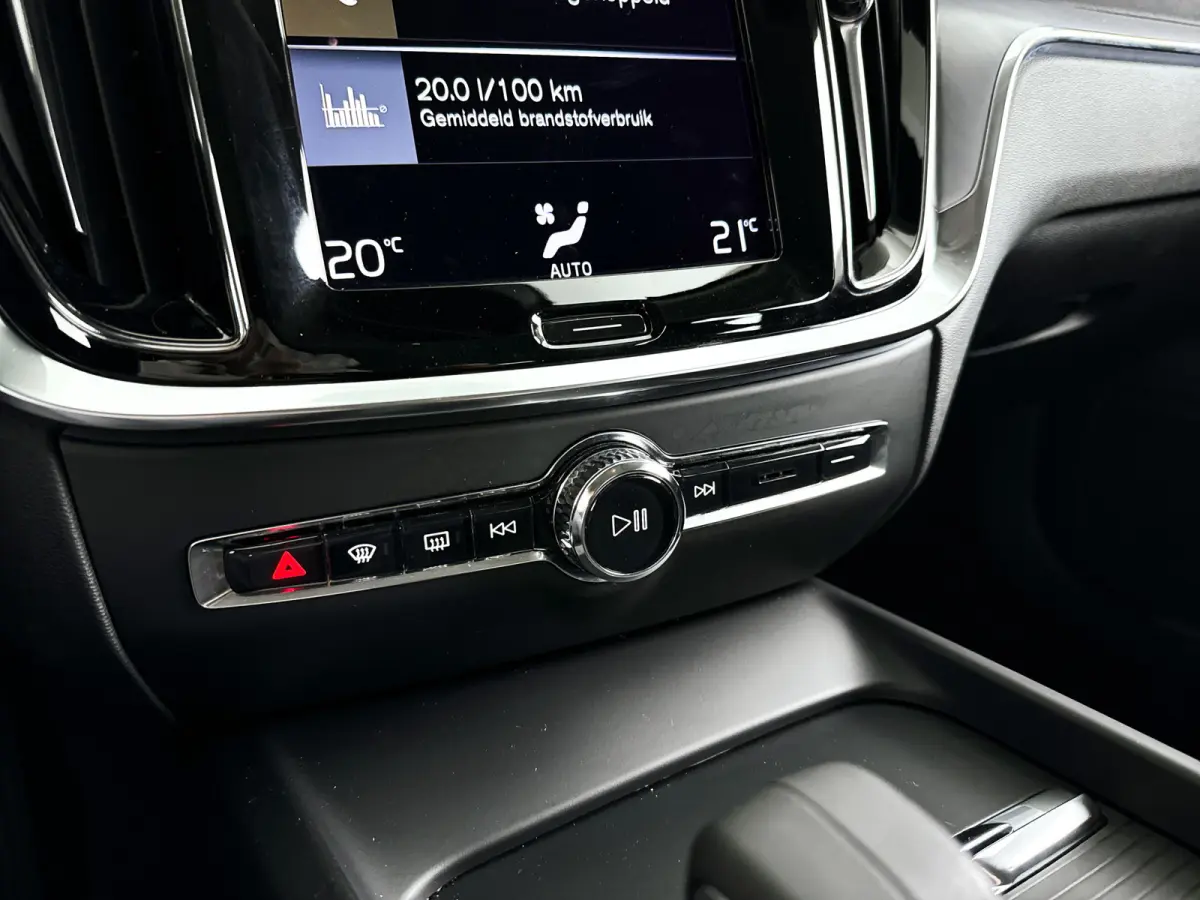 B3 Essential | Parkeercamera | Cruise control | Navigatie | Trekhaak