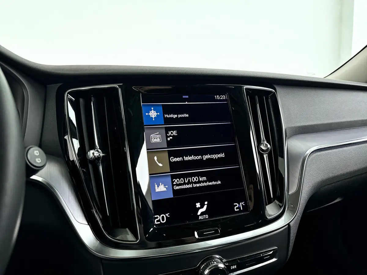 B3 Essential | Parkeercamera | Cruise control | Navigatie | Trekhaak