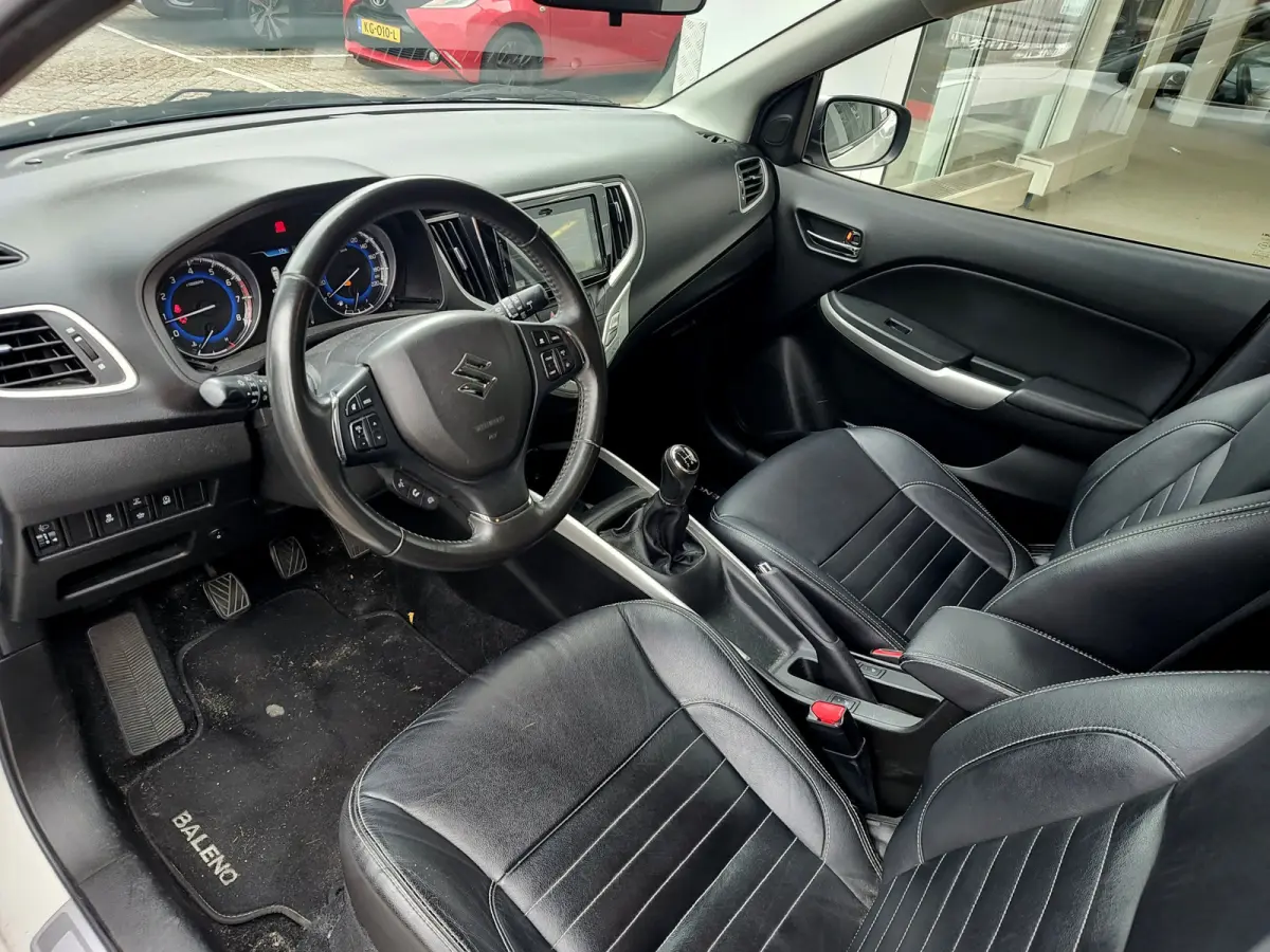 1.2 SMART HYBRID HIGH EXECUTIVE Xenon | Adaptive Cruise | Navi | Clima