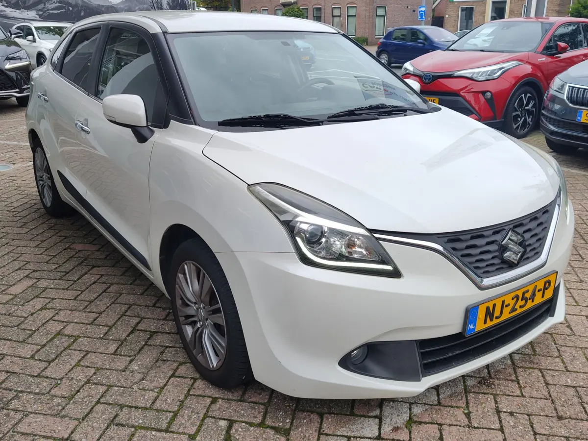 1.2 SMART HYBRID HIGH EXECUTIVE Xenon | Adaptive Cruise | Navi | Clima