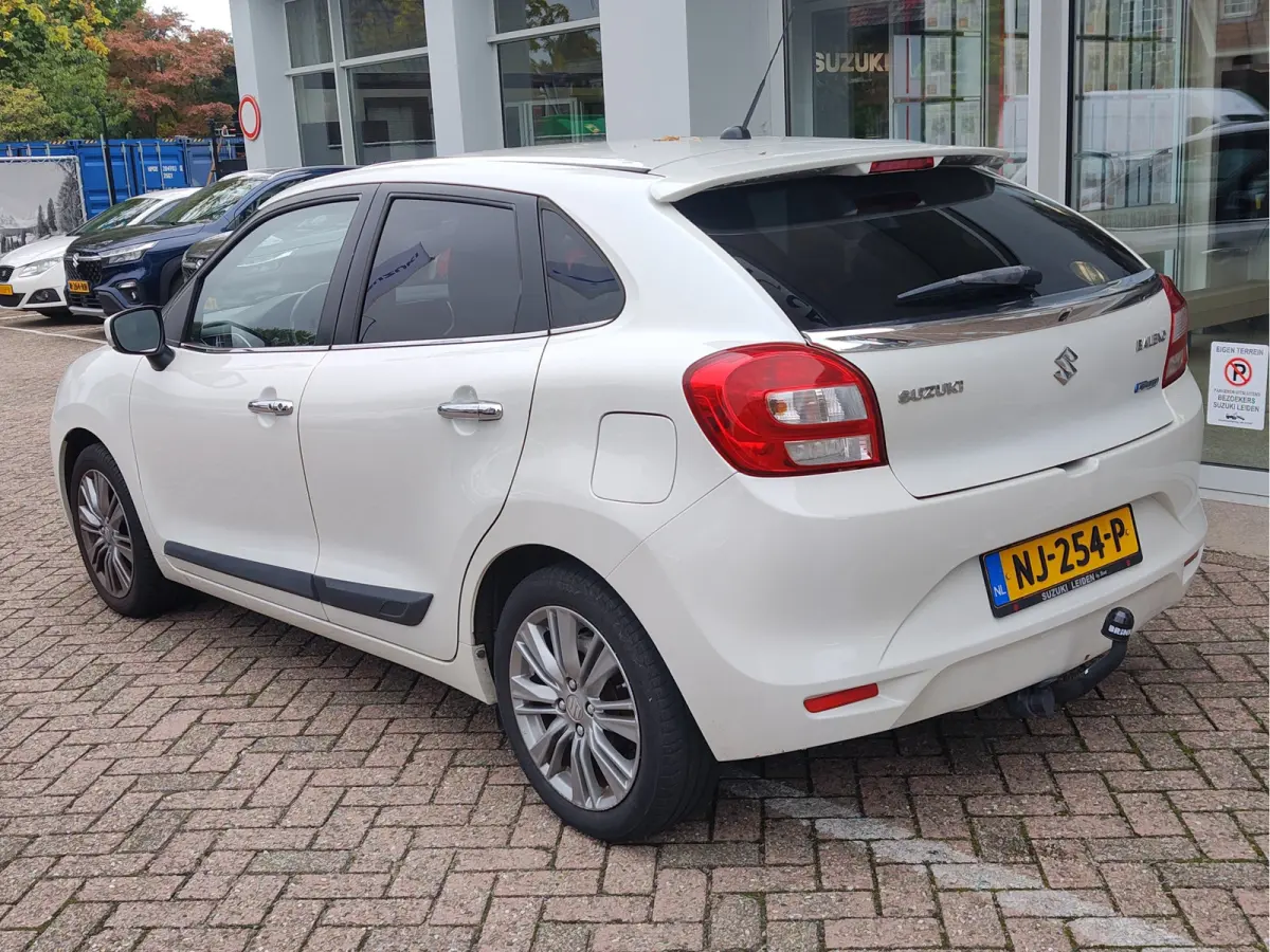 1.2 SMART HYBRID HIGH EXECUTIVE Xenon | Adaptive Cruise | Navi | Clima