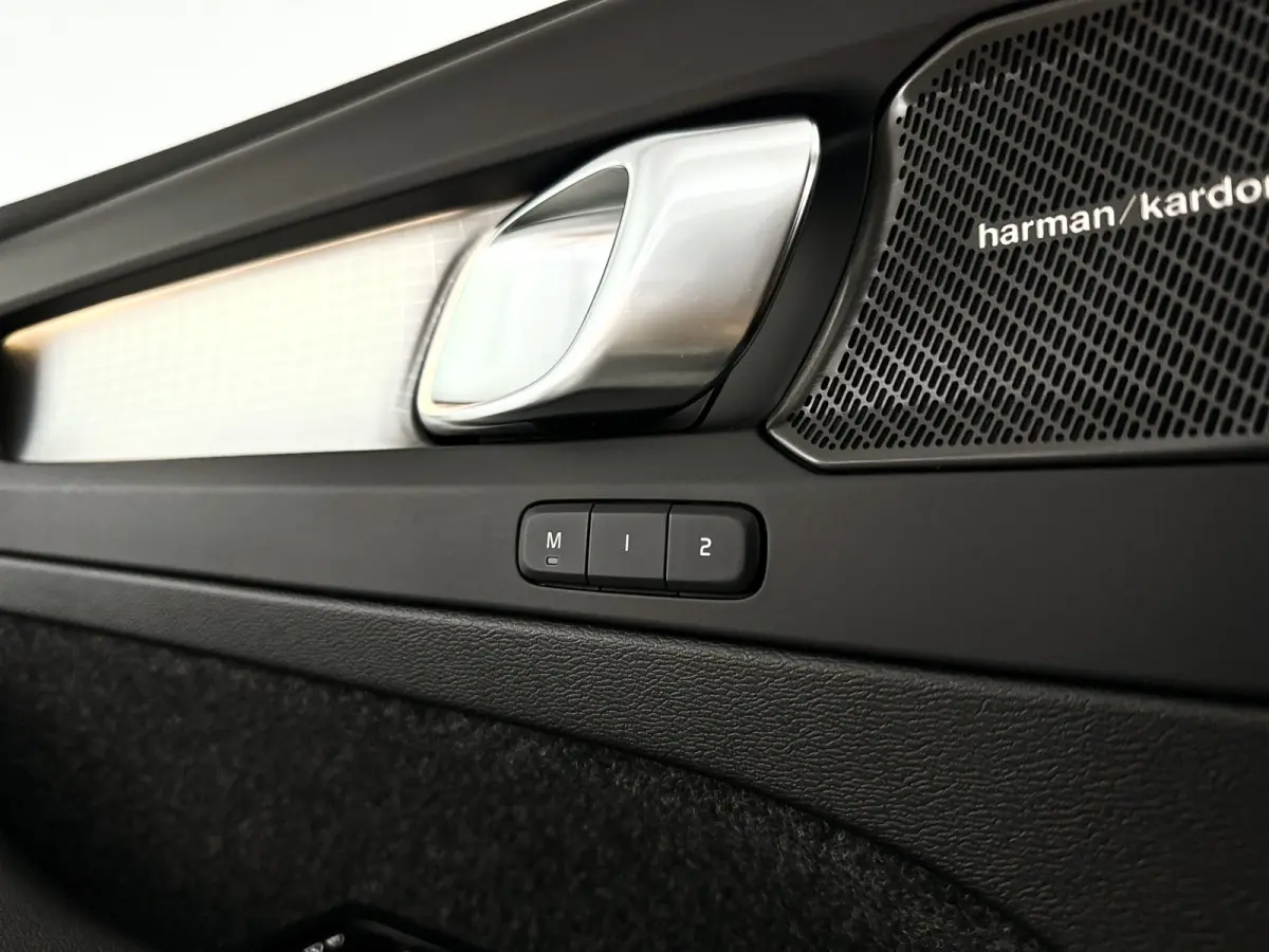 B4 Plus Dark | Parkeercamera | Stoel- en Stuurverwarming | Harman Kardon | Trekhaak