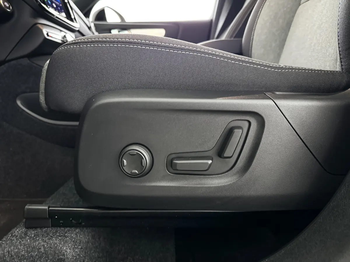 B4 Plus Dark | Parkeercamera | Stoel- en Stuurverwarming | Harman Kardon | Trekhaak