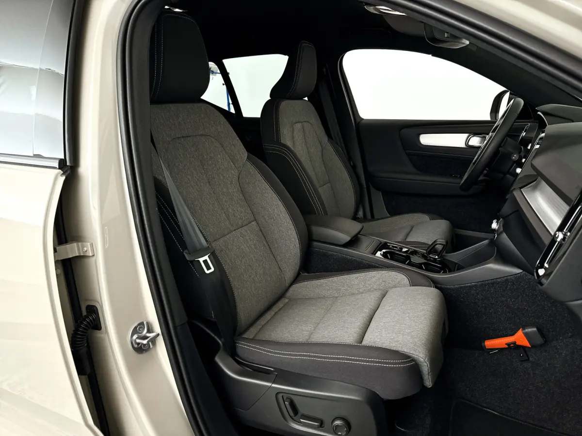 B4 Plus Dark | Parkeercamera | Stoel- en Stuurverwarming | Harman Kardon | Trekhaak