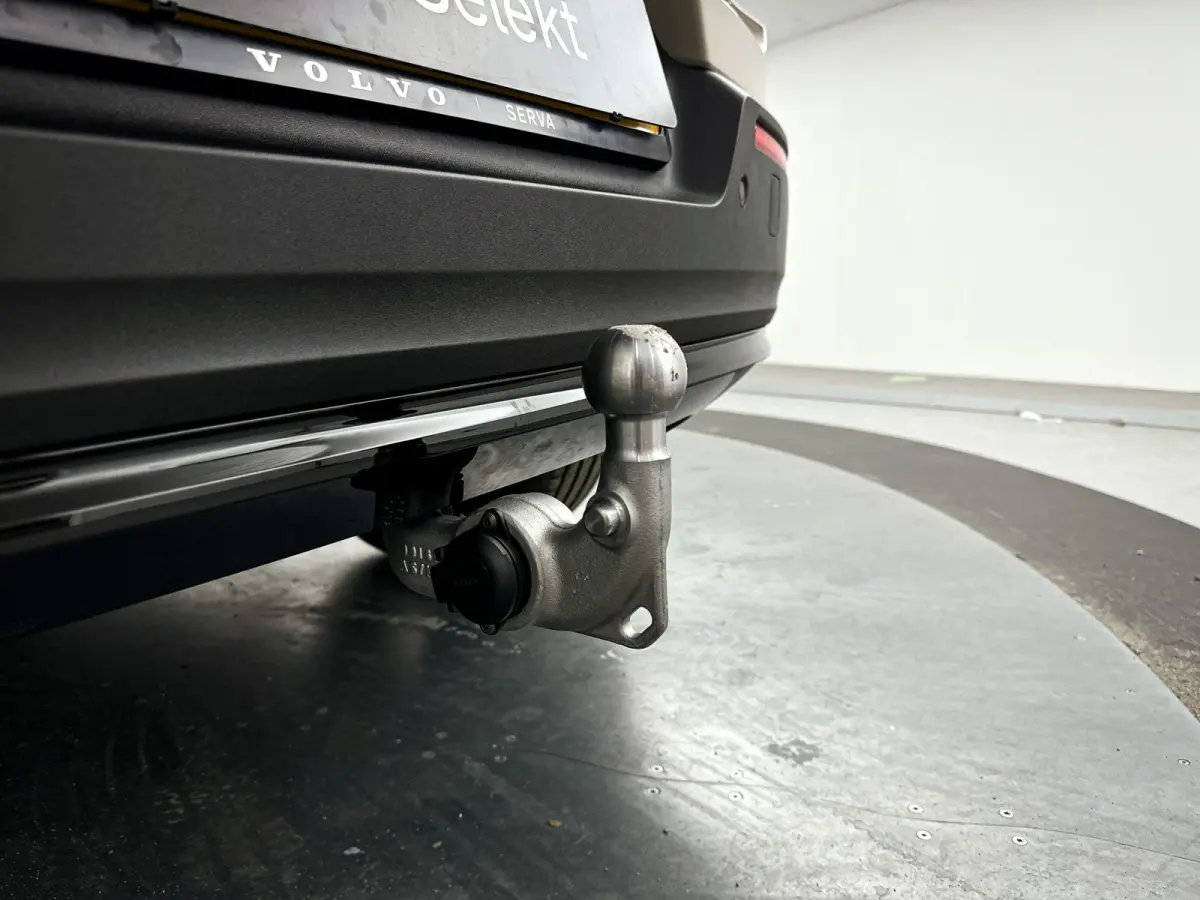 B4 Plus Dark | Parkeercamera | Stoel- en Stuurverwarming | Harman Kardon | Trekhaak