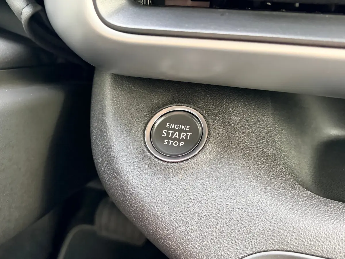 Summit 54 kWh 156 PK | ADAPTIEVE CRUISE CONTROL| SFEERVERLICHTING| DODEHOEK DETECTIE| DRAADLOZE TELEFOONLADER| JEEP PERFORMANCE LED| CAMERA + PARKEERSENSOREN| APPLE CARPLAY/ANDROID AUTO| EER