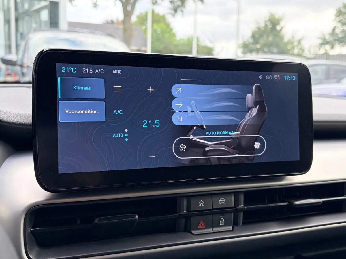 Summit 54 kWh 156 PK | ADAPTIEVE CRUISE CONTROL| SFEERVERLICHTING| DODEHOEK DETECTIE| DRAADLOZE TELEFOONLADER| JEEP PERFORMANCE LED| CAMERA + PARKEERSENSOREN| APPLE CARPLAY/ANDROID AUTO| EER