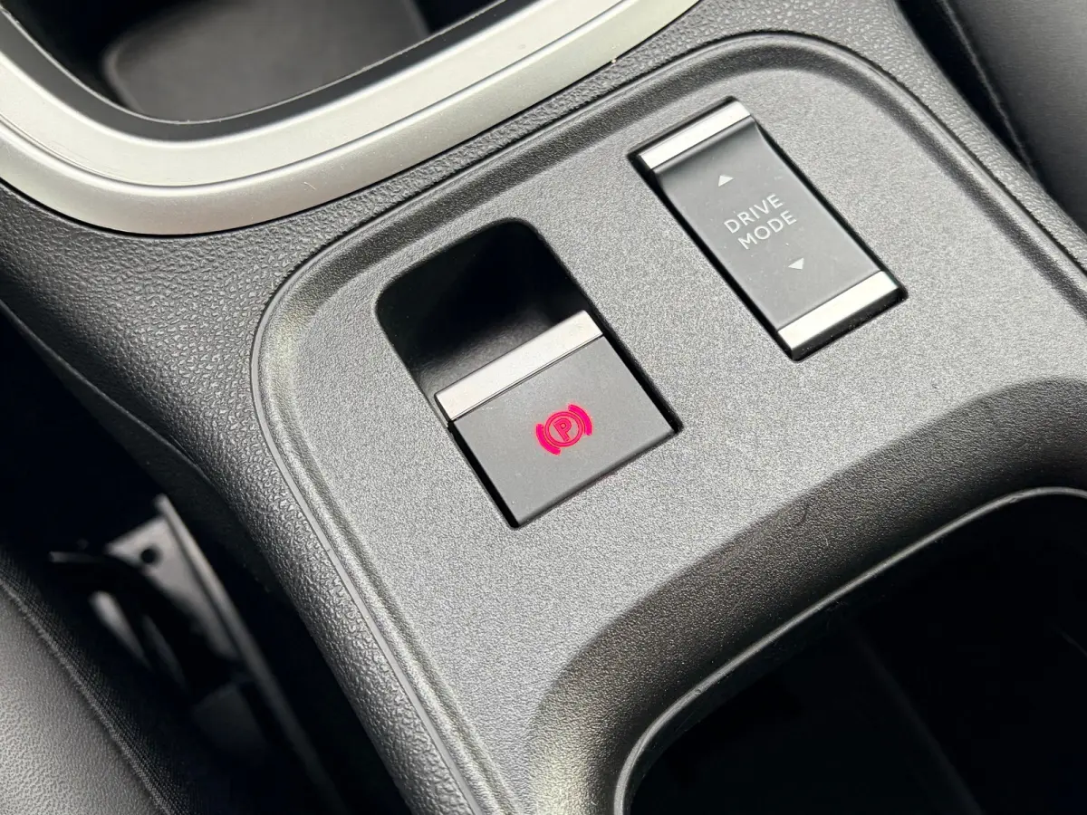 Summit 54 kWh 156 PK | ADAPTIEVE CRUISE CONTROL| SFEERVERLICHTING| DODEHOEK DETECTIE| DRAADLOZE TELEFOONLADER| JEEP PERFORMANCE LED| CAMERA + PARKEERSENSOREN| APPLE CARPLAY/ANDROID AUTO| EER