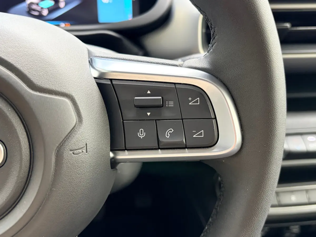 Summit 54 kWh 156 PK | ADAPTIEVE CRUISE CONTROL| SFEERVERLICHTING| DODEHOEK DETECTIE| DRAADLOZE TELEFOONLADER| JEEP PERFORMANCE LED| CAMERA + PARKEERSENSOREN| APPLE CARPLAY/ANDROID AUTO| EER