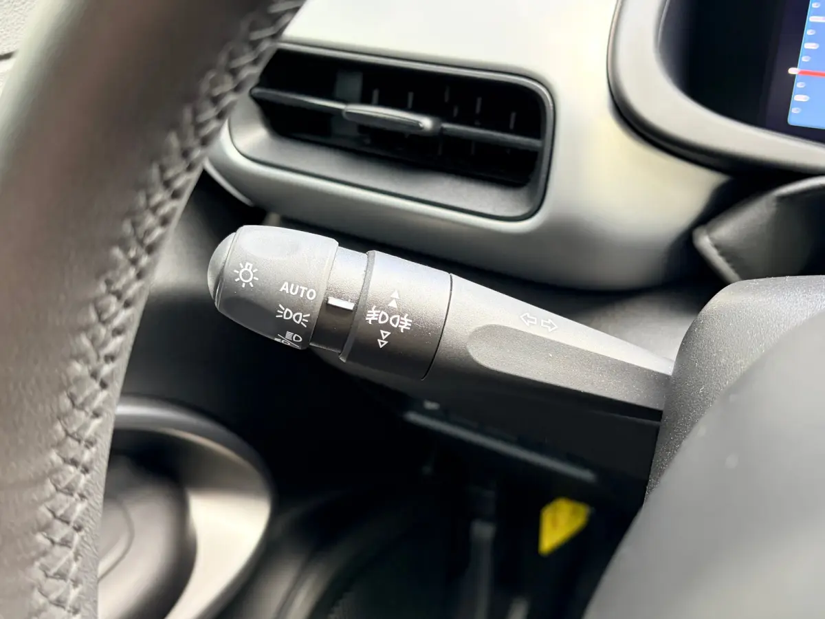 Summit 54 kWh 156 PK | ADAPTIEVE CRUISE CONTROL| SFEERVERLICHTING| DODEHOEK DETECTIE| DRAADLOZE TELEFOONLADER| JEEP PERFORMANCE LED| CAMERA + PARKEERSENSOREN| APPLE CARPLAY/ANDROID AUTO| EER