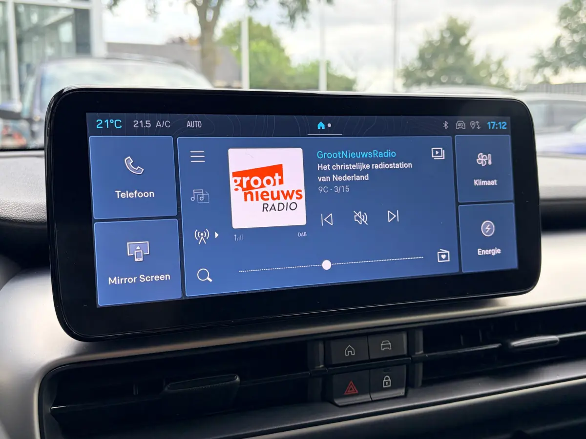 Summit 54 kWh 156 PK | ADAPTIEVE CRUISE CONTROL| SFEERVERLICHTING| DODEHOEK DETECTIE| DRAADLOZE TELEFOONLADER| JEEP PERFORMANCE LED| CAMERA + PARKEERSENSOREN| APPLE CARPLAY/ANDROID AUTO| EER