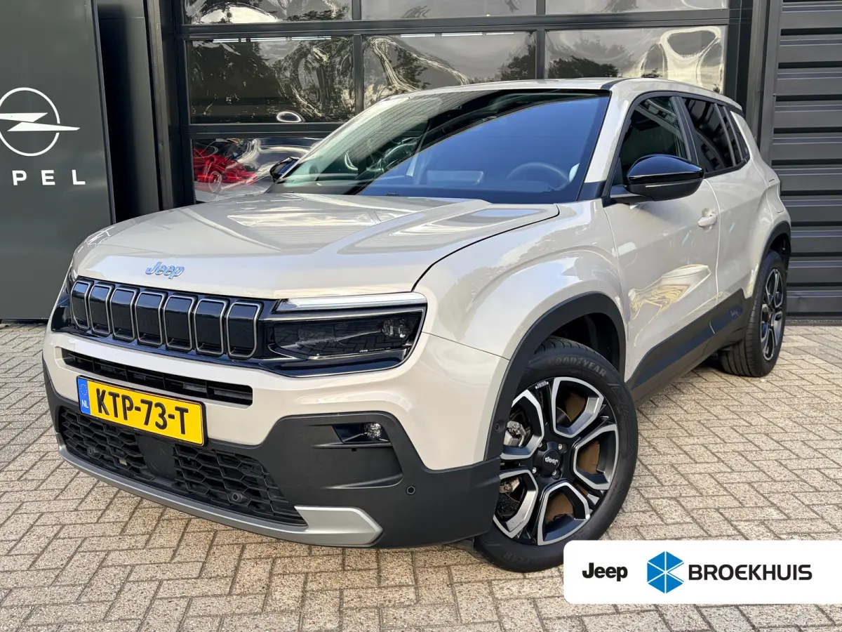 Summit 54 kWh 156 PK | ADAPTIEVE CRUISE CONTROL| SFEERVERLICHTING| DODEHOEK DETECTIE| DRAADLOZE TELEFOONLADER| JEEP PERFORMANCE LED| CAMERA + PARKEERSENSOREN| APPLE CARPLAY/ANDROID AUTO| EER