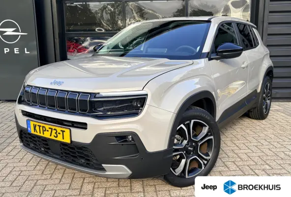 Summit 54 kWh 156 PK | ADAPTIEVE CRUISE CONTROL| SFEERVERLICHTING| DODEHOEK DETECTIE| DRAADLOZE TELEFOONLADER| JEEP PERFORMANCE LED| CAMERA + PARKEERSENSOREN| APPLE CARPLAY/ANDROID AUTO| EER