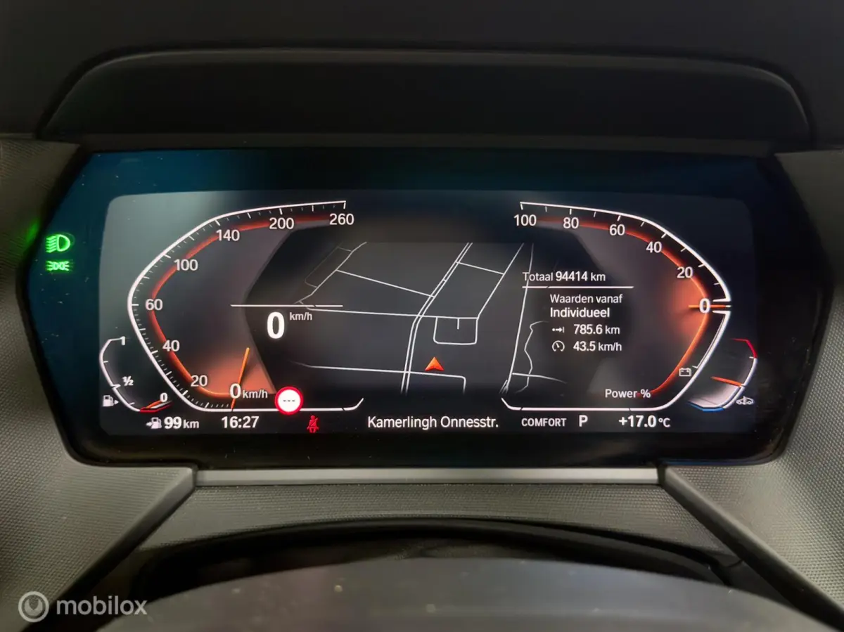218i M Sport | Pano | HUD | Shadowline | 18" M Velgen | Live Cockpit Pro | Stoelverwarming | Camera | Driving Assist