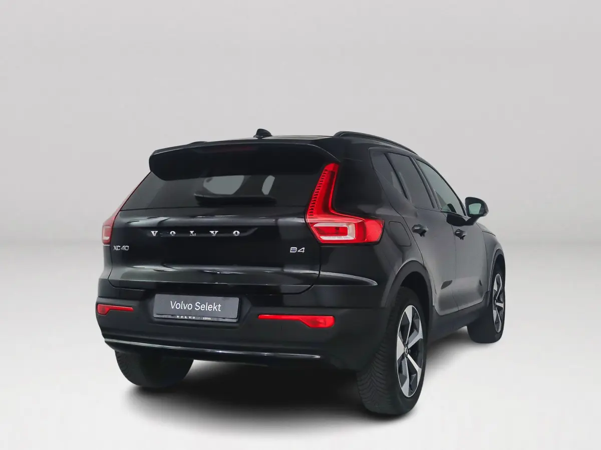 B4 Plus Dark | Panoramadak | Parkeercamera | Stoel- en Stuurverwarming | Harman Kardon | Trekhaak