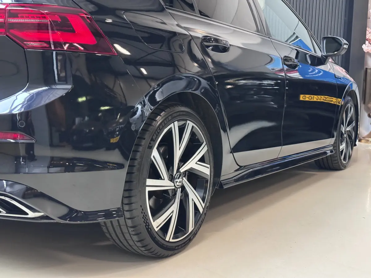 1.5 eTSI R-Line PANO | CAMERA | IQ LED | Blind Spot