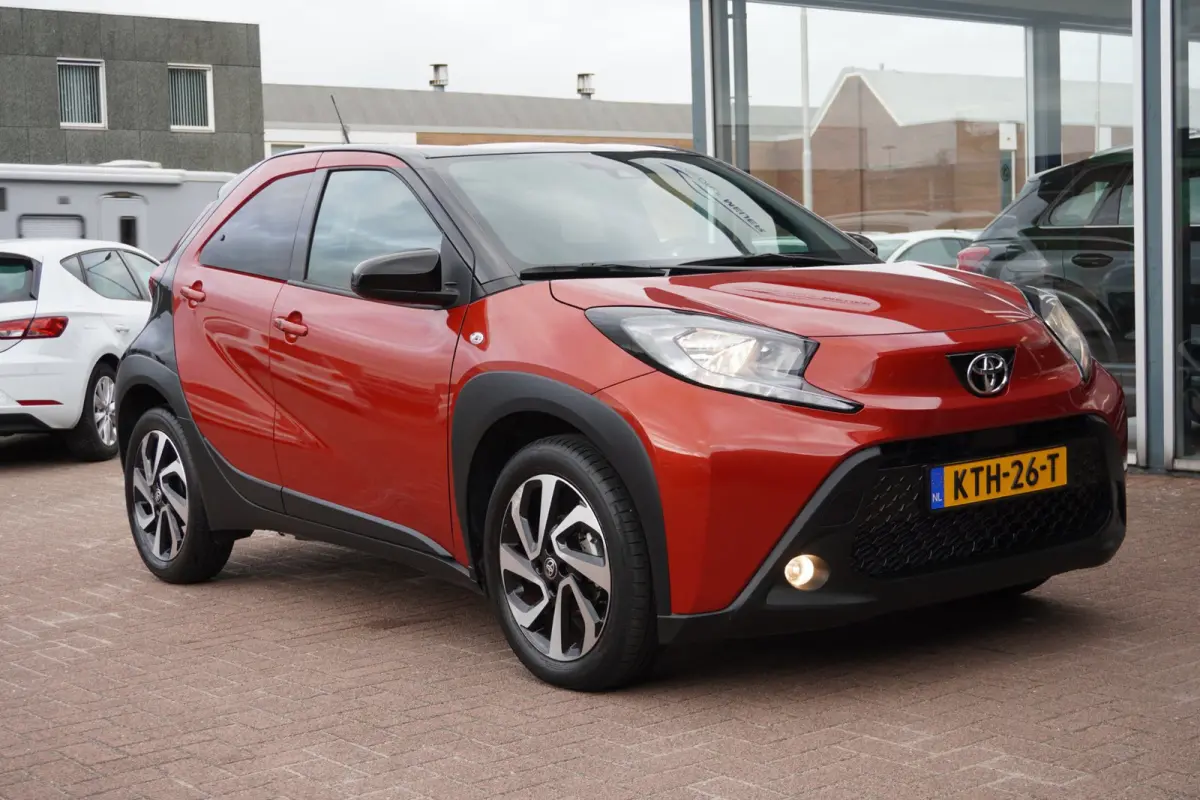 1.0 VVT-i S-CVT Pulse | Automaat | 6600KM | 2023 | CarPlay | Camera | Inruil mogelijk