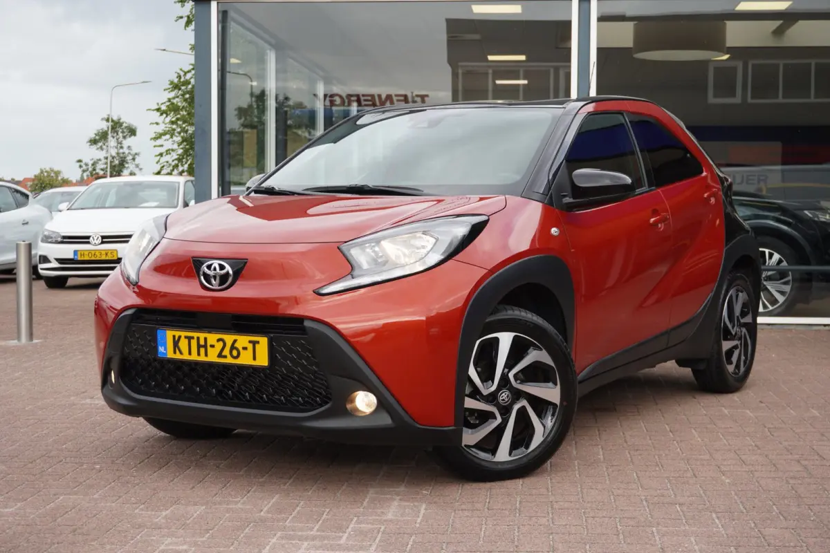 1.0 VVT-i S-CVT Pulse | Automaat | 6600KM | 2023 | CarPlay | Camera | Inruil mogelijk