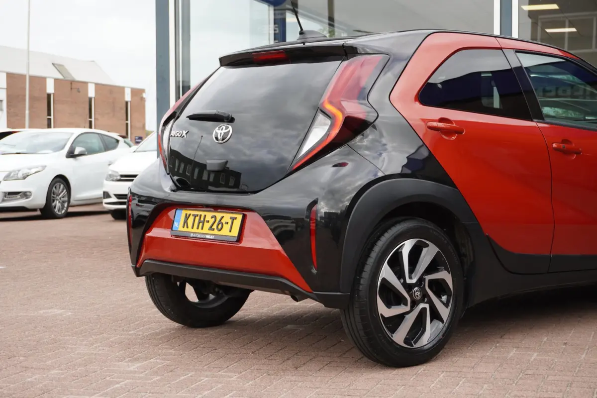 1.0 VVT-i S-CVT Pulse | Automaat | 6600KM | 2023 | CarPlay | Camera | Inruil mogelijk