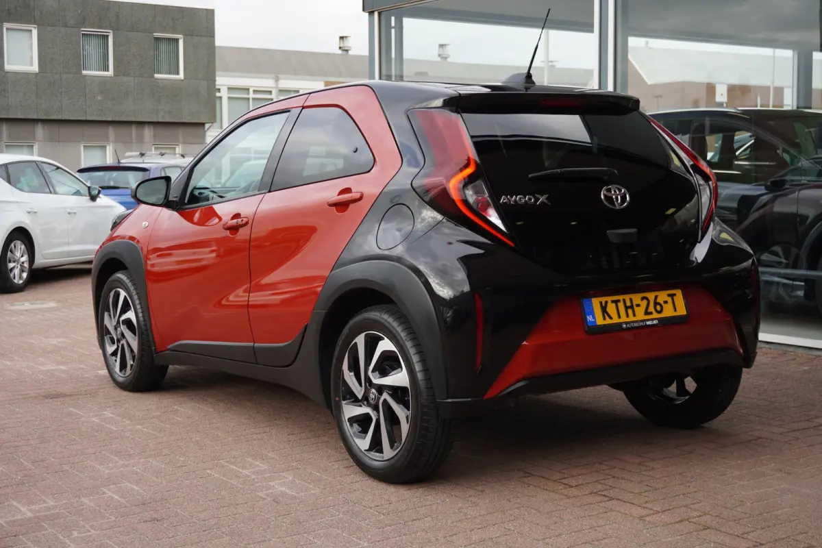 1.0 VVT-i S-CVT Pulse | Automaat | 6600KM | 2023 | CarPlay | Camera | Inruil mogelijk