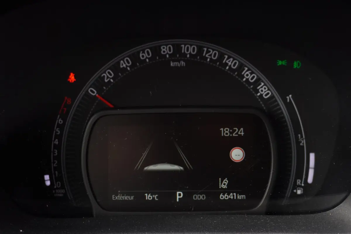 1.0 VVT-i S-CVT Pulse | Automaat | 6600KM | 2023 | CarPlay | Camera | Inruil mogelijk