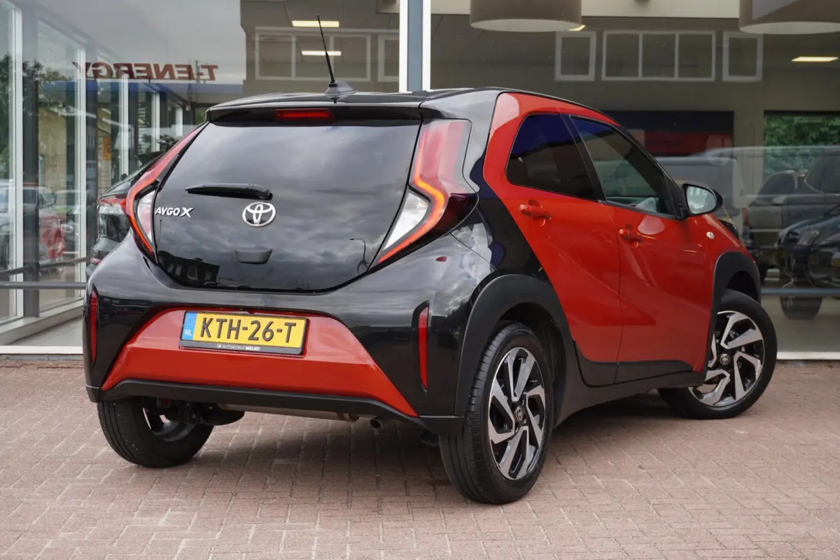 1.0 VVT-i S-CVT Pulse | Automaat | 6600KM | 2023 | CarPlay | Camera | Inruil mogelijk