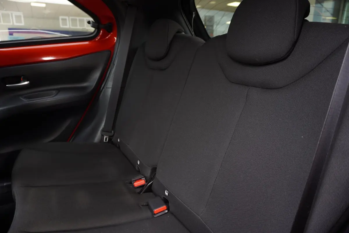 1.0 VVT-i S-CVT Pulse | Automaat | 6600KM | 2023 | CarPlay | Camera | Inruil mogelijk