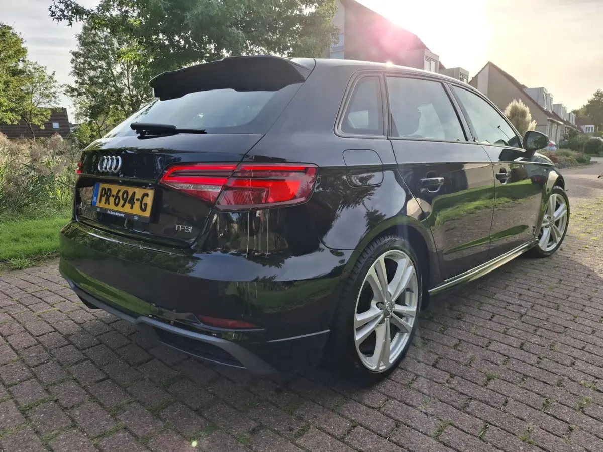 1.0 TFSI Sport S Line Edition