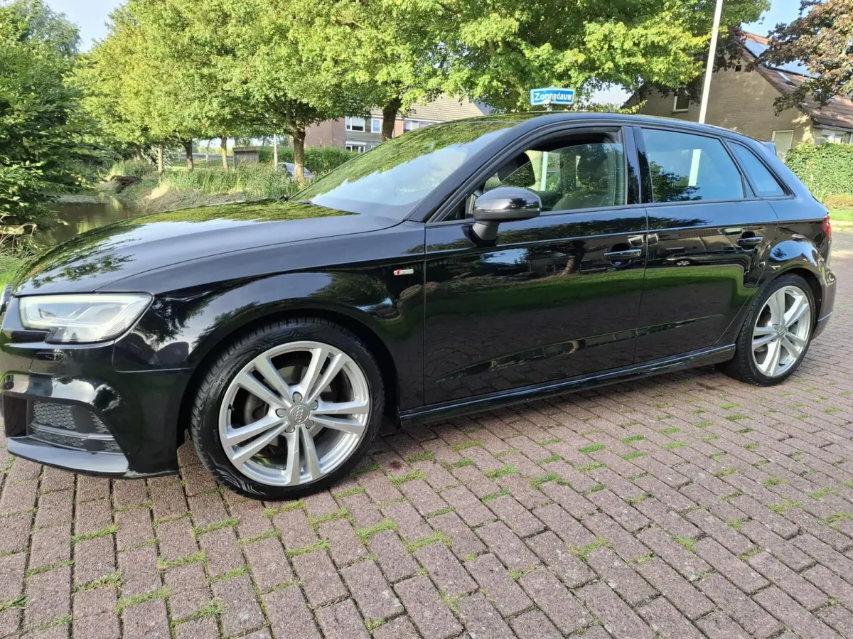 1.0 TFSI Sport S Line Edition