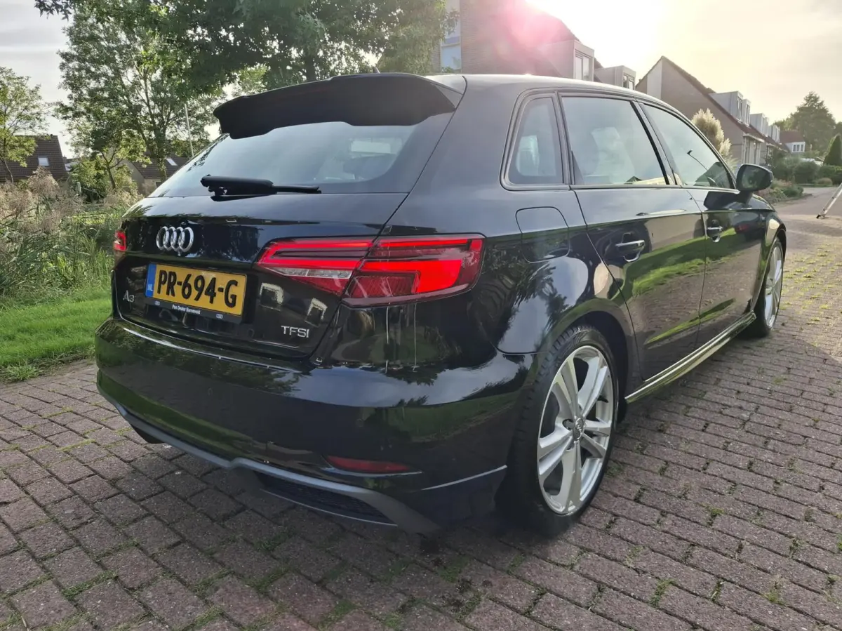 1.0 TFSI Sport S Line Edition