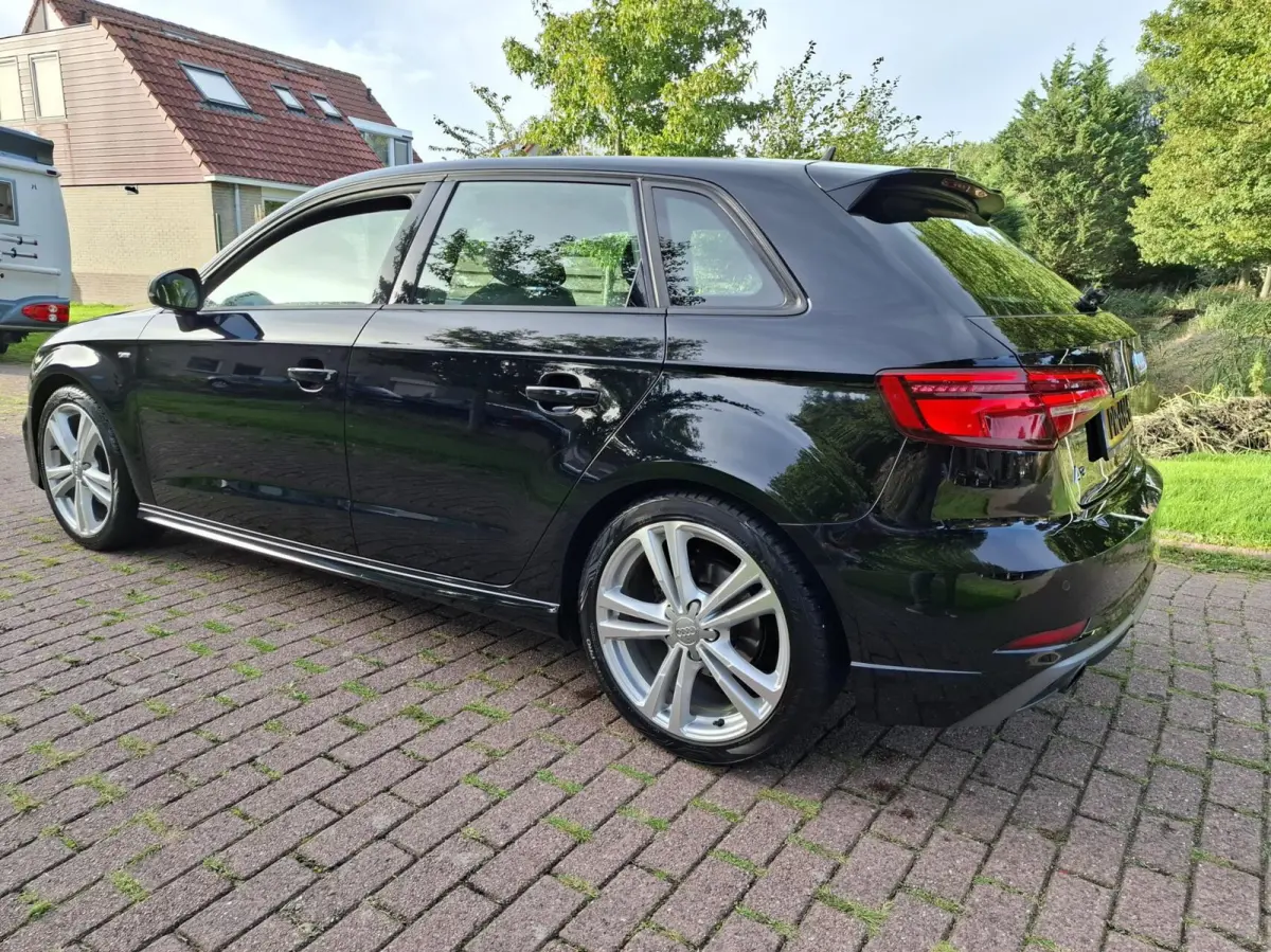 1.0 TFSI Sport S Line Edition