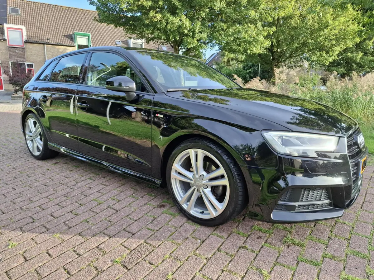 1.0 TFSI Sport S Line Edition