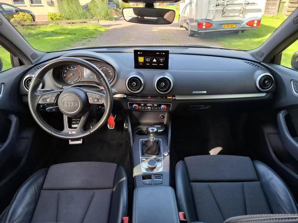 1.0 TFSI Sport S Line Edition