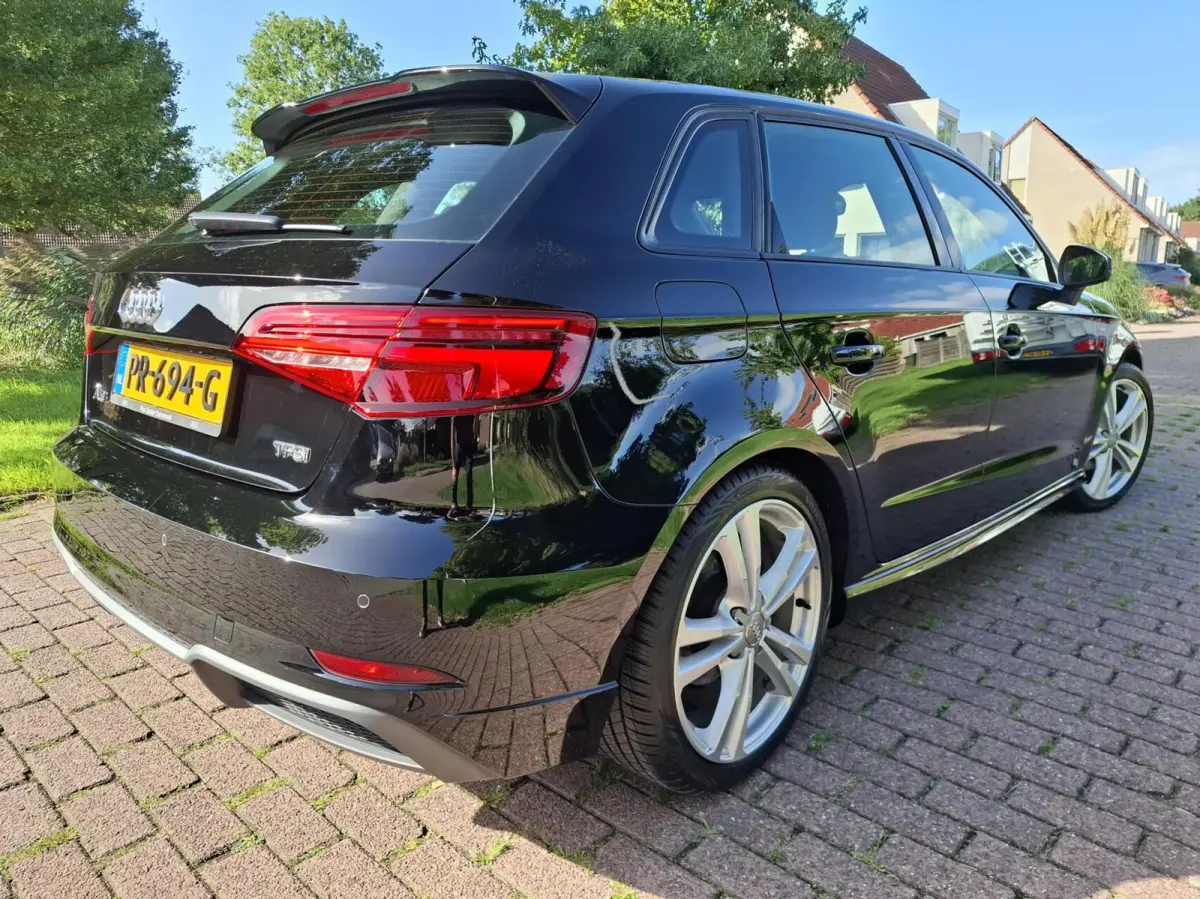 1.0 TFSI Sport S Line Edition