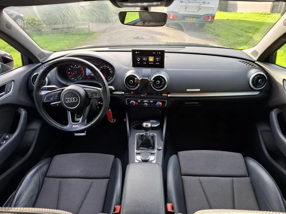 1.0 TFSI Sport S Line Edition