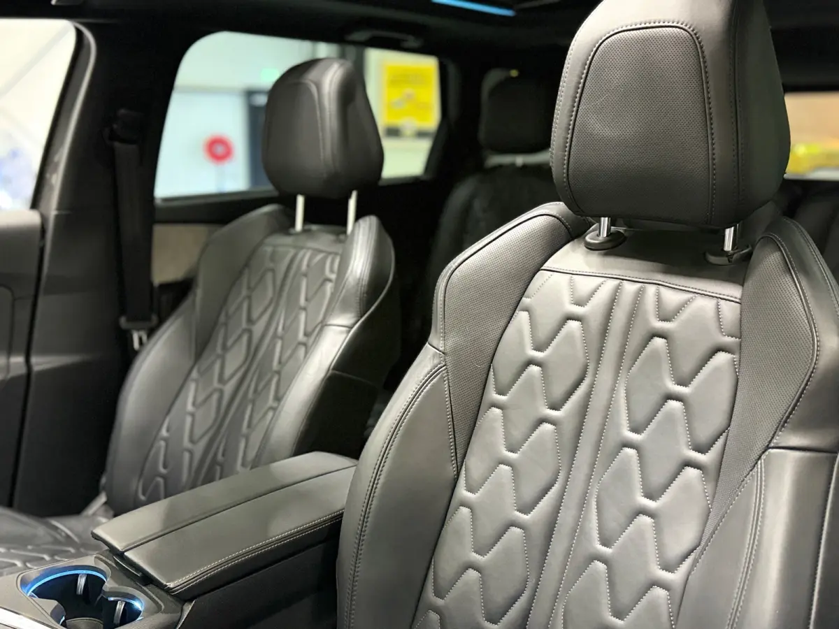 1.2 GT PACK 7-ZITTER | NAPPA LEDER |FOCAL|MASSAGE | PANORAMA | 360° CAMERA |CARPLAY