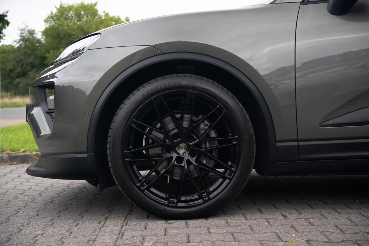 4 100 kWh|1e Eig|Org NL NAP|Achterasbesturing|Trekhaak|Panoramadak|Head Up|Chrono|Aventuringroen|Matrix|BOSE|Luchtvering|Dealer Onderhouden