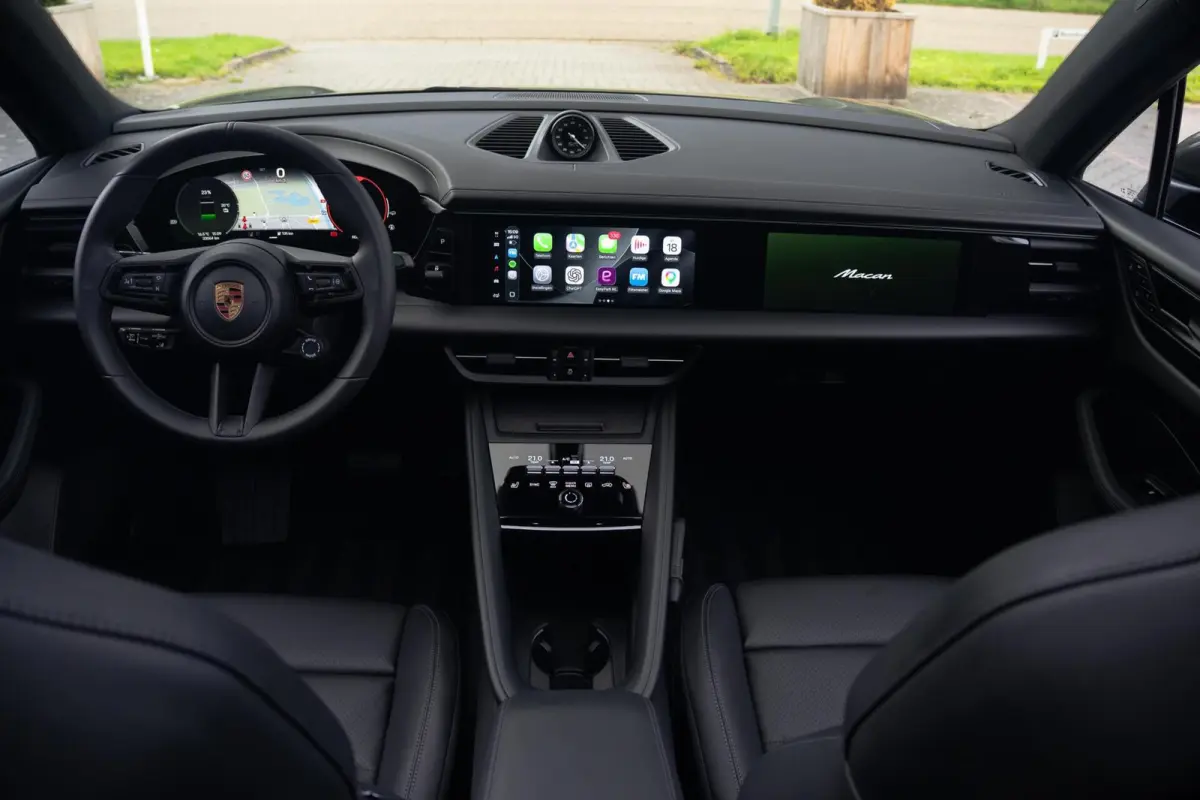 4 100 kWh|1e Eig|Org NL NAP|Achterasbesturing|Trekhaak|Panoramadak|Head Up|Chrono|Aventuringroen|Matrix|BOSE|Luchtvering|Dealer Onderhouden