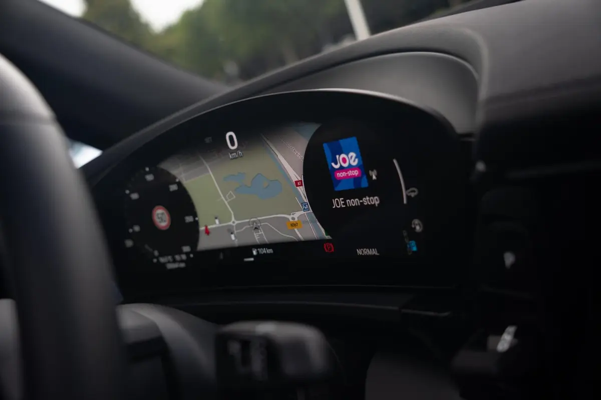 4 100 kWh|1e Eig|Org NL NAP|Achterasbesturing|Trekhaak|Panoramadak|Head Up|Chrono|Aventuringroen|Matrix|BOSE|Luchtvering|Dealer Onderhouden