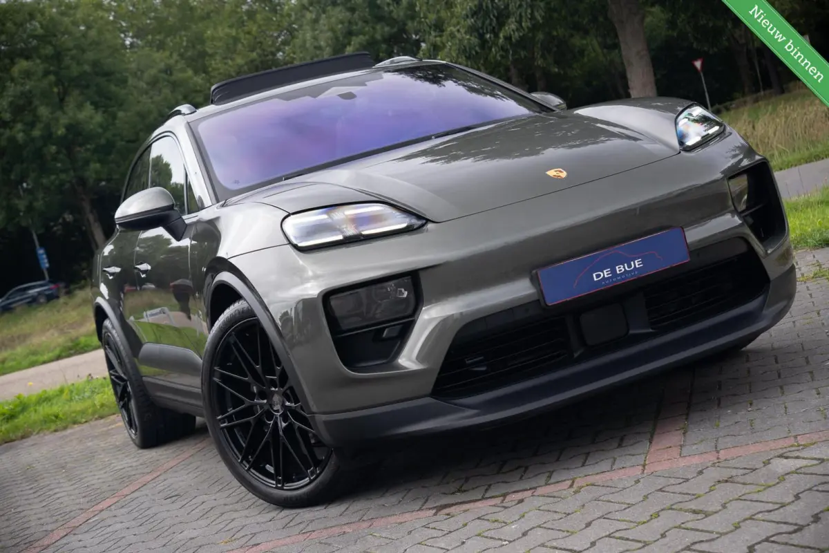 4 100 kWh|1e Eig|Org NL NAP|Achterasbesturing|Trekhaak|Panoramadak|Head Up|Chrono|Aventuringroen|Matrix|BOSE|Luchtvering|Dealer Onderhouden