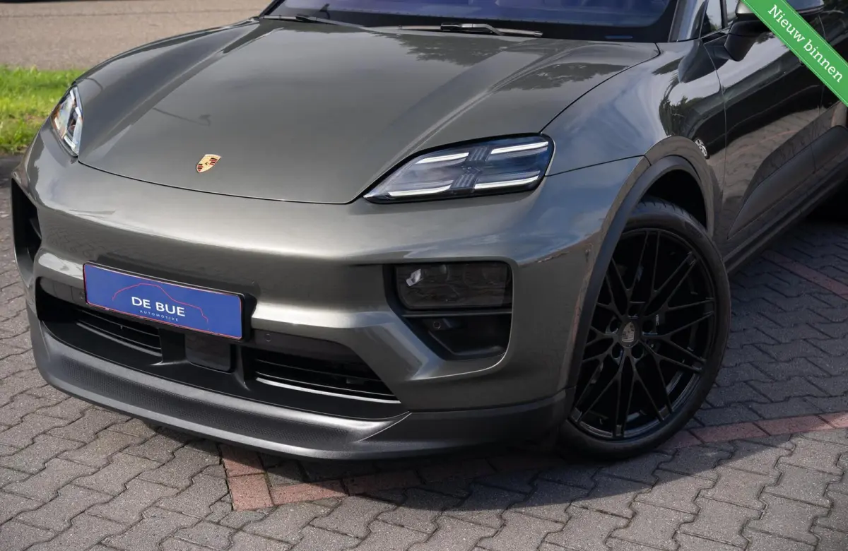 4 100 kWh|1e Eig|Org NL NAP|Achterasbesturing|Trekhaak|Panoramadak|Head Up|Chrono|Aventuringroen|Matrix|BOSE|Luchtvering|Dealer Onderhouden