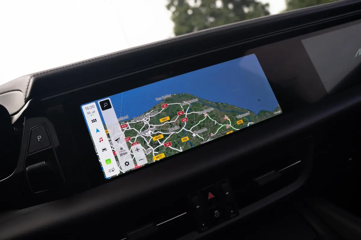 4 100 kWh|1e Eig|Org NL NAP|Achterasbesturing|Trekhaak|Panoramadak|Head Up|Chrono|Aventuringroen|Matrix|BOSE|Luchtvering|Dealer Onderhouden