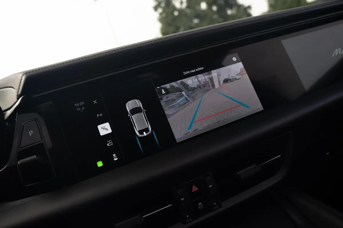 4 100 kWh|1e Eig|Org NL NAP|Achterasbesturing|Trekhaak|Panoramadak|Head Up|Chrono|Aventuringroen|Matrix|BOSE|Luchtvering|Dealer Onderhouden