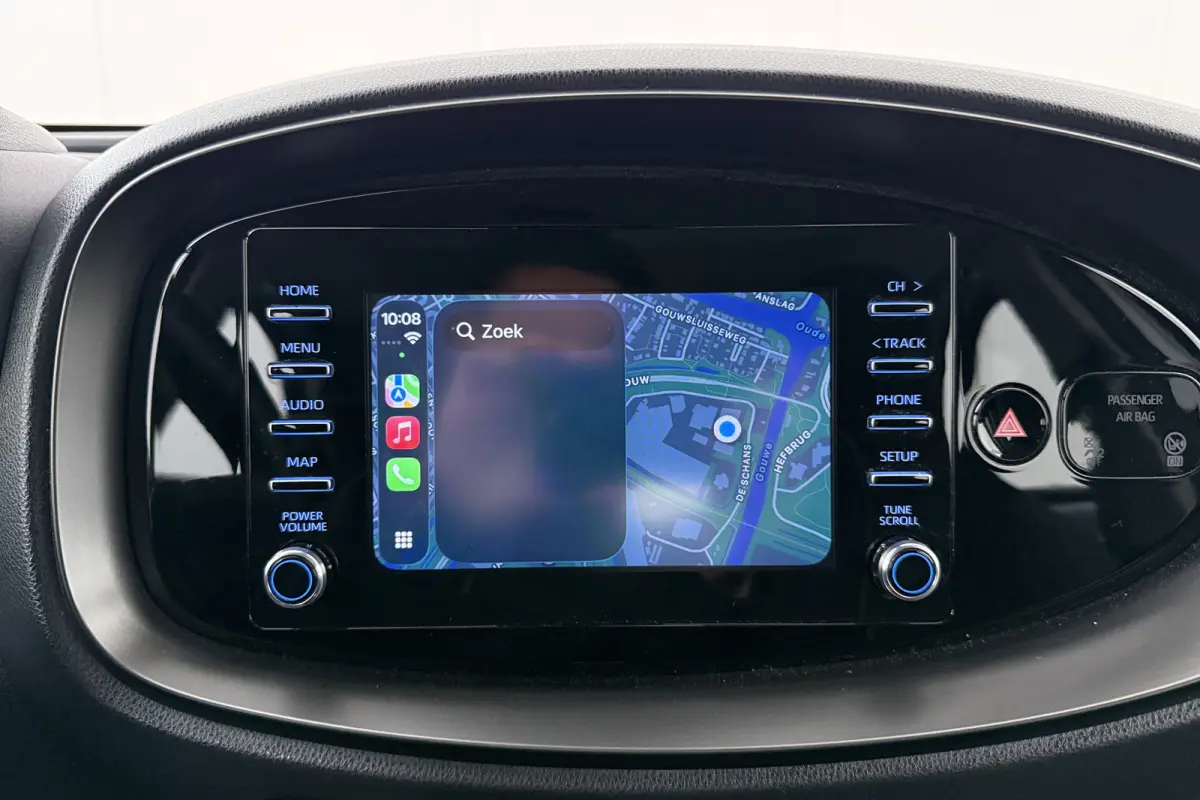 1.0 VVT-i MT Play Adapt. Cruise Carplay Camera