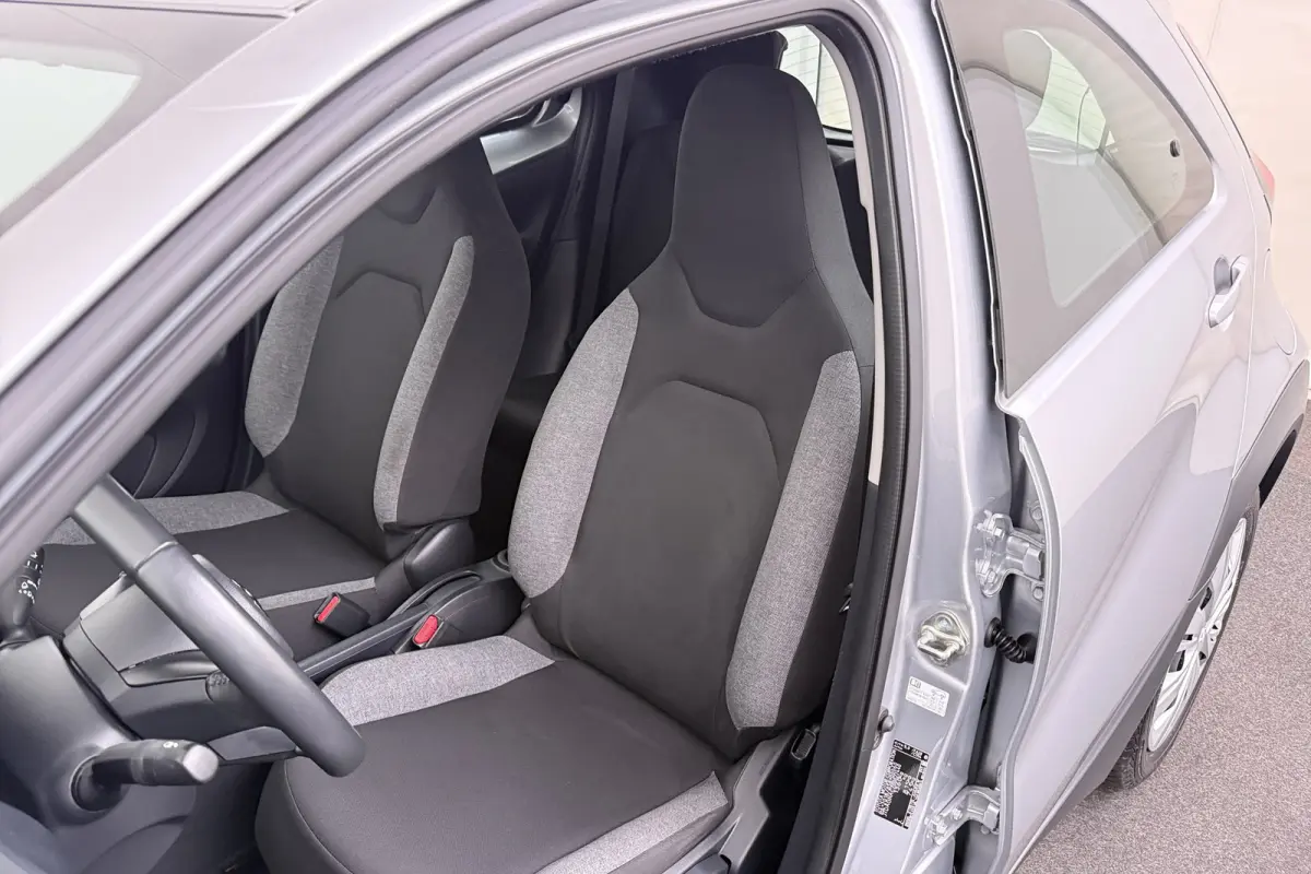 1.0 VVT-i MT Play Adapt. Cruise Carplay Camera