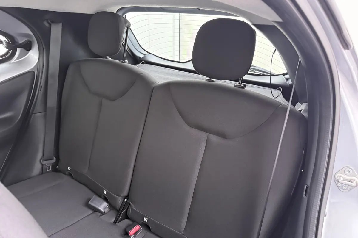 1.0 VVT-i MT Play Adapt. Cruise Carplay Camera